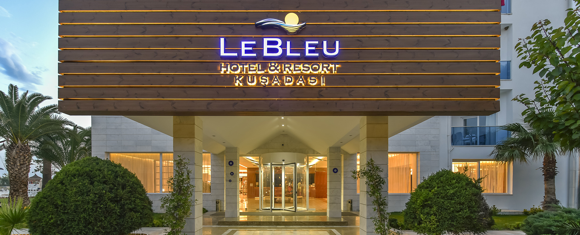 LE BLEU HOTEL AND RESORT