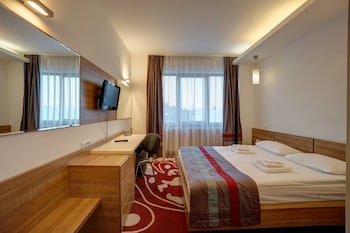 Hotel Ave Lux 3★, Braşov